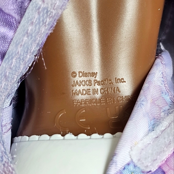 Disney Encanto Beautiful Isabela Madrigal 11" Fashion Doll Magical Floral Dress - Picture 2 of 13